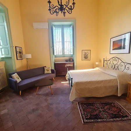 Palazzo לינה וארוחת בוקר פוצילו